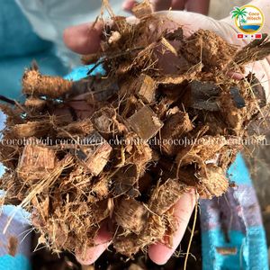 เศษมะพร้าวธรรมชาติย่อยสลายได้สำหรับการปลูกต้นไม้ในสวน คุณภาพสูง ราคาดีที่สุด - Product Image 2