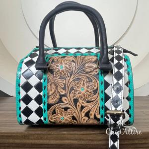 Nouveau sac Speedy de style occidental à carreaux noirs et blancs de taille moyenne pour femme, sac de voyage en cuir repoussé, sac à bandoulière en cuir de vachette - Product Image 1