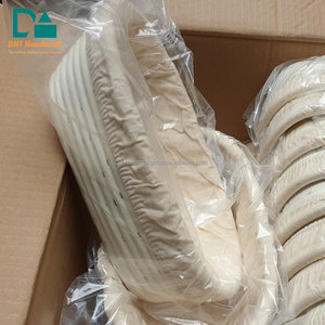 ตะกร้าขนมปังหวายทรงรีพร้อมชุดเครื่องขูดสำหรับทำขนมปัง - Product Image 1