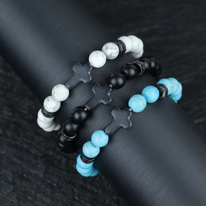 Bracelet en howlite blanche avec breloque crucifix noir, bijoux religieux extensibles, bracelet de prière en pierre naturelle - Product Image 4