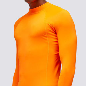 T-shirt de compression à manches longues pour homme personnalisable, tissu en spandex, logo uni, utilisation en salle de sport et pour la natation, rashguard MMA - Product Image 3