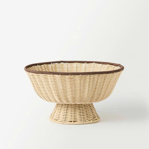 Corbeille à fruits sur piétement en rotin tressé fait main, bol de service sur pied en osier naturel pour la présentation des fruits, décoration de table à manger, cuisine - Product Image 1
