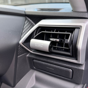 CLIPIA Clip Ambientador Recargable para Rejilla de Ventilación de Coche - Cupid G-75 (Gris Plateado Metálico) - Product Image 3
