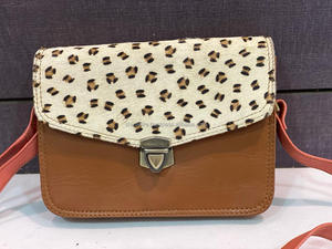 Nouveau cuir véritable femmes cheveux sur cuir fronde sac à bandoulière imprimé Animal en cuir recyclé bandoulière femmes sacs élégants - Product Image 2