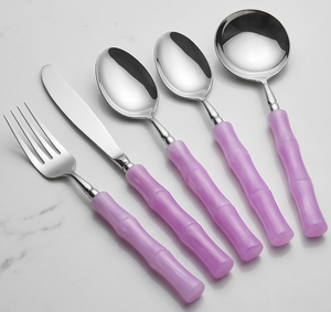 Ensemble de couverts modernes avec manches en bambou violet, cuillère, fourchette, couteau, compatibles lave-vaisselle, pour la cuisine et la table - Product Image 1