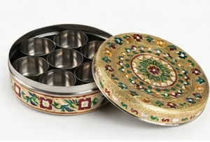 Boîte à épices ronde en métal de qualité supérieure avec couvercle décoratif, organisateur de rangement vintage fait main pour la cuisine - Product Image 4