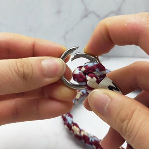 Correa de Teléfono Trenzada de Nailon y Metal, Resistente y Portátil, Diseño de Flor de Cinco Pétalos, Suave, Mantiene el Teléfono Seguro, Agrega un Toque Divertido al Look Diario - Product Image 2