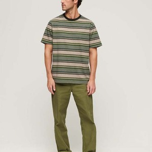 เสื้อยืดคอกลมแขนสั้นลายทางสำหรับผู้ชาย ทรงปกติ ดีไซน์ถัก ลายสีเขียวเบจ - Product Image 2