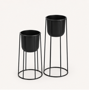 Vases en métal noir de luxe en gros avec support | Porte-pot de fleurs en fer avec revêtement en poudre durable, personnalisable, moderne, pour la maison et le jardin - Product Image 2