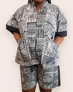 Conjunto de Top de Manga Corta con Estampado Geométrico y Pantalones Cortos por Encima de la Rodilla para Mujer, Corte Holgado, Tela Crepé, Ropa Casual de Primavera/Verano - Product Image 6