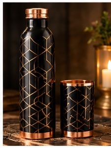 Juego de Botellas de Agua de Cobre de Doble Pared con Diseño de Sol, Luna y Estrellas en Azul Marino y Dorado, con Tapa de Cobre y Vaso - Product Image 2