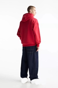 Sweat à capuche décontracté pour homme en molleton de coton épais, idéal pour l'hiver, fabrication OEM, vente en gros, coupe oversize rouge - Product Image 4