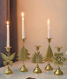 Centro de Mesa Navideño de Metal Mágico con Base de Madera, Encantadora Decoración para Celebraciones Invernales - Product Image 1