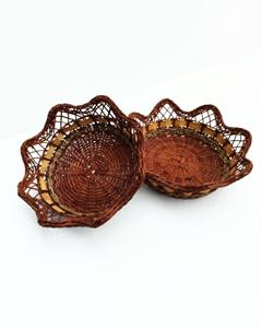 Panier vintage en osier et rotin, idéal pour le rangement des fruits et légumes et le service des chapatis lors des repas en famille, provenant d'Inde. - Product Image 2