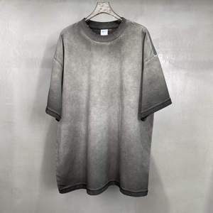 Camiseta de algodón degradado de manga corta con cuello redondo para hombre, estilo casual, tejido liso con ribete en contraste - Product Image 1