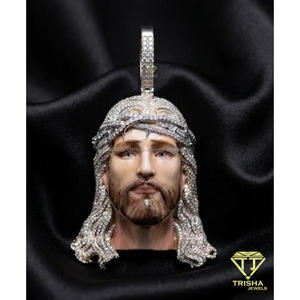Colgante de Lujo con Personaje de Guerrero Barbudo con Casco, Diamante Moissanita, Plata de Ley 925, Joyería Personalizada - Product Image 4