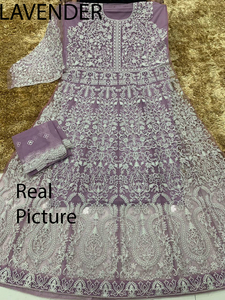 แฟชั่นอินเดียทันสมัยสำหรับผู้หญิง ชุดเดรสยาวผ้าเน็ตปักลาย Anarkali ผ้าโมดอลยืดได้ Kurti Gown พร้อมผ้าคลุมไหล่ ชุดสำหรับงานแต่งงานและงานปาร์ตี้ - Product Image 3