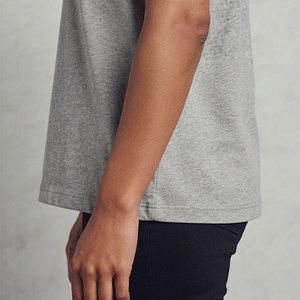 เสื้อยืดผู้หญิงทรงโอเวอร์ไซส์ ดีไซน์คอกลม ผ้าสเตรชใส่สบาย แฟชั่นลำลองทันสมัย ผลิตจากผ้าฝ้าย - Product Image 4