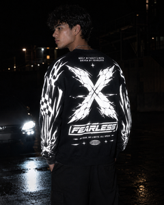 Sudadera Oversize con Estampado Reflectante Fearless para Hombre, Estilo Urbano, Diseño Luminoso Negro, Logotipo en la Espalda, Cuello Redondo, Corte Regular - Product Image 1