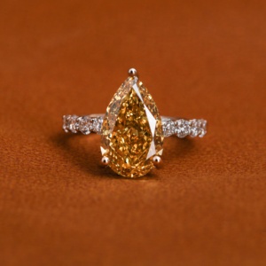 แหวนหมั้นแบบคลาสสิกสำหรับเด็กผู้หญิงแหวนหมั้นแบบตัดด้านชุบทอง18KT ทำจากหินลูกแพร์สีเหลืองสำหรับผู้หญิงได้รับการรับรองจากห้องทดลอง - Product Image 1