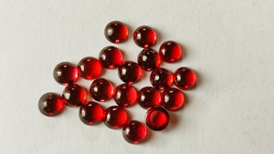 Vente en gros de pierres précieuses naturelles, grenat rouge du Mozambique, cabochon rond de 7 mm et 8 mm, dos plat, pierres précieuses en vrac pour la fabrication de bijoux - Product Image 6