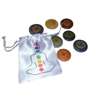 Seven Rough Reiki Crystal Chakra Grabado Oval Set con caja de regalo natural Loved theme Mascot Style - Product Image 5