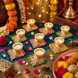 Support décoratif en laiton pour bougie chauffe-plat, motif paon perlé, décoration de table pour le festival Diwali, fait main, écologique, pour la maison - Product Image 1