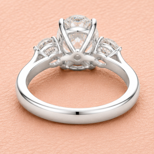 Bague de fiançailles de luxe en or blanc avec diamant taille ovale et pierre latérale en forme de poire, bijoux fins, cadeau d'anniversaire pour femme - Product Image 4