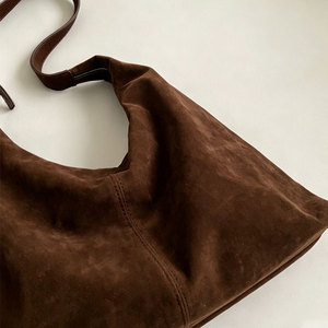 Nuevo Bolso de Hombro de Mujer de Gran Capacidad, Estilo Vintage, de Ante Sintético, Casual, Color Sólido, Estilo Preguiçoso, Tipo Cubo, Acabado Mate - Product Image 6