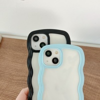 Coque de téléphone antichoc en TPU souple avec bords ondulés, dos transparent, design antidérapant et cadre ondulé mignon pour iPhone 17/16/15