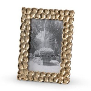 Cadre photo décoratif de luxe en métal argenté brillant poli, de qualité supérieure, avec un design corail, à prix impressionnant. - Product Image 2