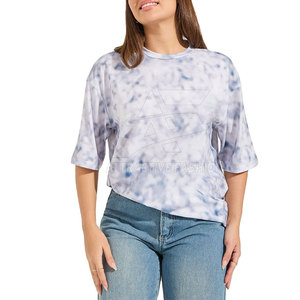 T-shirt femme personnalisé effet délavé, tissu premium, coupe décontractée pour la collection lifestyle moderne et décontractée - Product Image 2