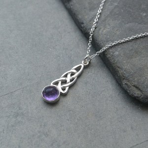 Colgante de Nudo Celta Vintage Hecho a Mano en Plata de Ley con Baño de Oro/Plata, Engastado con Amatista, Certificado por Terceros, Unisex, para Uso Diario - Product Image 5