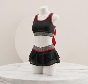 Ensemble soutien-gorge et jupe de cheerleading et tenue d'entraînement de danse pour enfants et jeunes athlètes, tenue d'entraînement de cheerleading personnalisée avec strass - Product Image 1