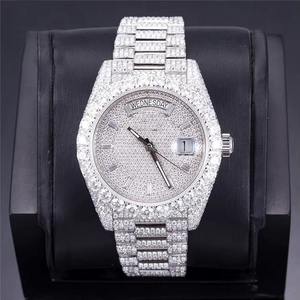 Montre de luxe en acier inoxydable haut de gamme avec diamants Moissanite et plaqué or blanc pour homme, prix d'exportation depuis l'Inde - Product Image 1