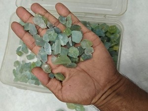 Cristales de Aguamarina Natural en Bruto, Estilo Verde Azulado, Gemas Sueltas al por Mayor - Product Image 4