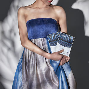 Lotus Peeling Maskpack pour une exfoliation douce et un soin du visage et du corps radieux et éclaircissant - Product Image 2