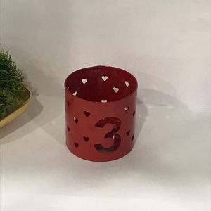 Candelabro votivo de farol de metal rojo de alta calidad al por mayor con recortes numéricos para la decoración navideña del hogar - Product Image 4