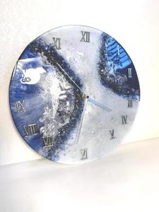 Horloge murale en résine, élégance classique, horloge murale en bois et résine pour une pièce décorative unique, en provenance d'Inde - Product Image 5