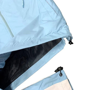 ชุดกันลมกันน้ำไนลอนพรีเมียม 100% สำหรับผู้ชายและผู้หญิง ปักโลโก้ตามสั่ง น้ำหนักเบา สไตล์สตรีทแวร์สำหรับฤดูใบไม้ผลิ - Product Image 5