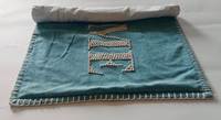 Housse de coussin carrée turquoise brodée à la main, écologique, 100% polyester, personnalisable, lavable, style luxueux, avec fermeture éclair