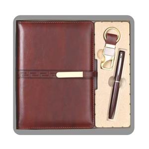Coffret Cadeau d'Affaires de Luxe Liviya au Design Unique en Cuir PU, avec Agenda Gaufré, Bouteille et Porte-clés – Promotion de Marque Disponible - Product Image 1