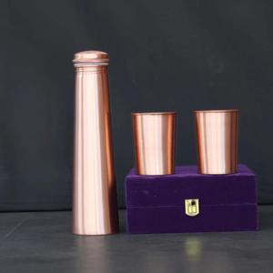 Bouteille d'eau en cuivre pur avec ensemble de verres en cuivre, réutilisable, anti-fuite, vaisselle ayurvédique pour la maison, le bureau, les voyages, la salle de sport, cadeau - Product Image 1