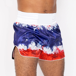 Shorts de Muay Thai personnalisés pour hommes avec logo frontal, respirants, à séchage rapide, en satin, pour l'entraînement au kickboxing, au combat et aux arts martiaux - Product Image 5