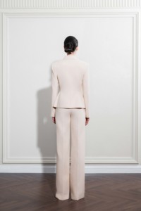 Nouvelle Arrivée Blazers Élégants pour Femmes ELISE FIT BLAZER Simple Boutonnage 61% RAYON 39% COTON Blazer Décontracté pour Femmes Vêtements pour Femmes - Product Image 3
