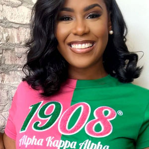 T-shirt en chenille Half Half 1908, design bicolore vert et rose, lettres brodées, vêtements de sororité, coton, vie universitaire grecque - Product Image 5