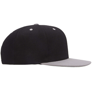 Gorra Snapback de 6 Paneles, Negra con Visera Gris en Contraste, Ajustable, Unisex, Estilo Urbano, Tela Twill, Casual - Product Image 2