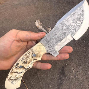 Cuchillo de caza grabado a mano con mango de hueso de camello y funda de cuero - Product Image 3