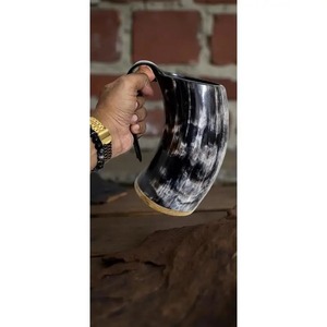 Jarra de Cuerno Vikinga Hecha a Mano para Beber, Jarra de Cuerno Natural para Cerveza, Sidra y Cerveza Alemana con Base de Madera, Disponible a Precio de Mayoreo - Product Image 3
