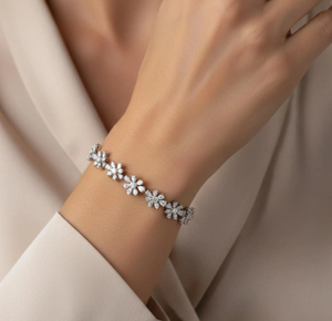 Brazalete de Plata de Ley 925 con Diamantes de Moissanita, Hermoso Regalo Personalizado para Ella - Product Image 2
